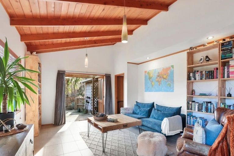 Photo of property in 478 Huia Road, Laingholm, Auckland, 0604