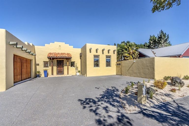 Photo of property in 21 Amoka Crescent, Parklands, Christchurch, 8083