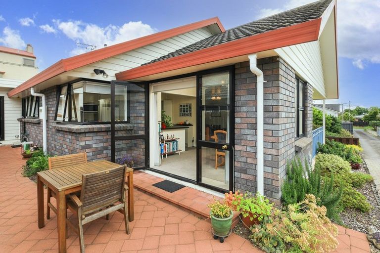 Photo of property in 2/100 Beerescourt Road, Beerescourt, Hamilton, 3200