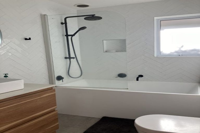 Photo of property in 3/15 East Coast Road, Milford, Auckland, 0620