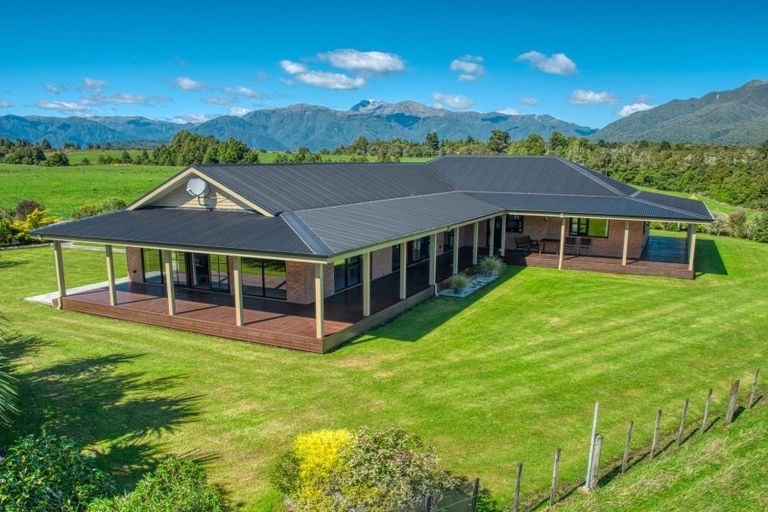 Photo of property in 315 Lake Brunner Road, Moana, Kumara, 7875