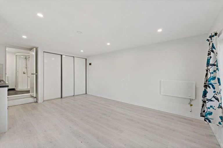 Photo of property in 1/14 Chislehurst Street, Henderson, Auckland, 0612