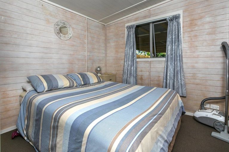 Photo of property in 74 Watt Street, Coromandel, 3506