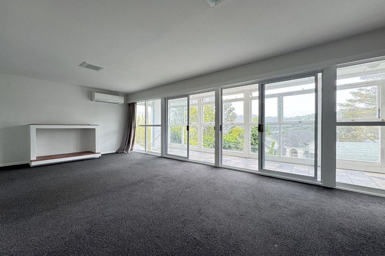 Photo of property in 1/3 Torwood Road, Khandallah, Wellington, 6035