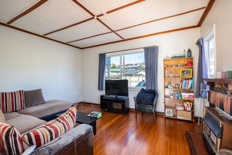 Photo of property in 26 Breakwater Road, Moturoa, New Plymouth, 4310
