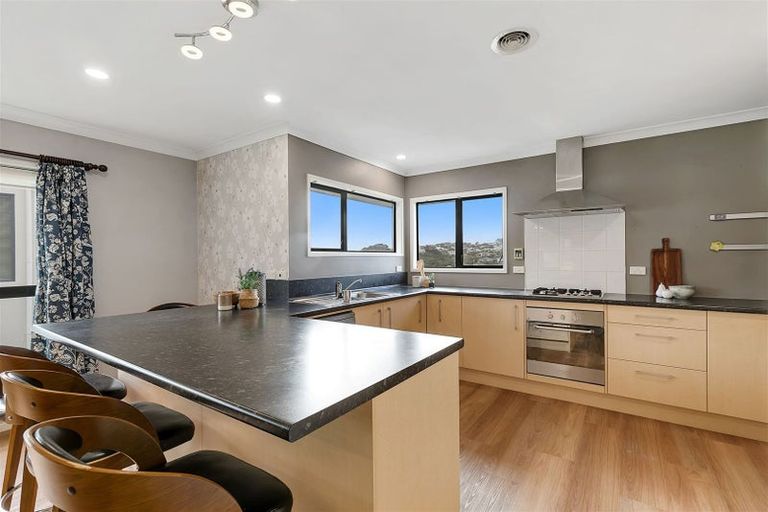 Photo of property in 24 Aotea Drive, Aotea, Porirua, 5024