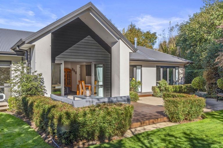 Photo of property in 10 Glen Bridge Lane, Harewood, Christchurch, 8051