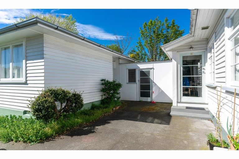 Photo of property in 106 Rattray Street, Riccarton, Christchurch, 8041