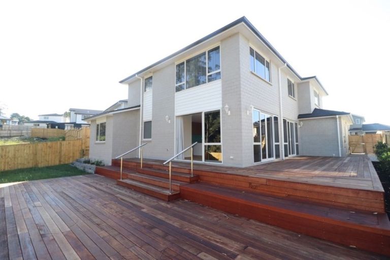 Photo of property in 36 Mettam Drive, Swanson, Auckland, 0614