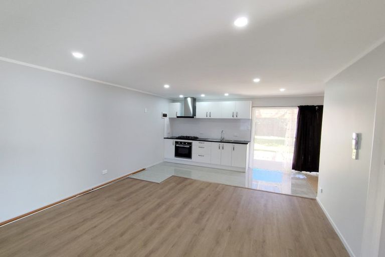 Photo of property in 26 Larnoch Road, Henderson, Auckland, 0610