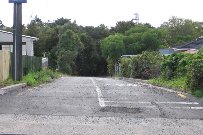 Photo of property in 26 Royal View Road, Te Atatu South, Auckland, 0610