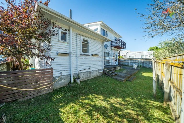 Photo of property in 88 Stokes Valley Road, Stokes Valley, Lower Hutt, 5019