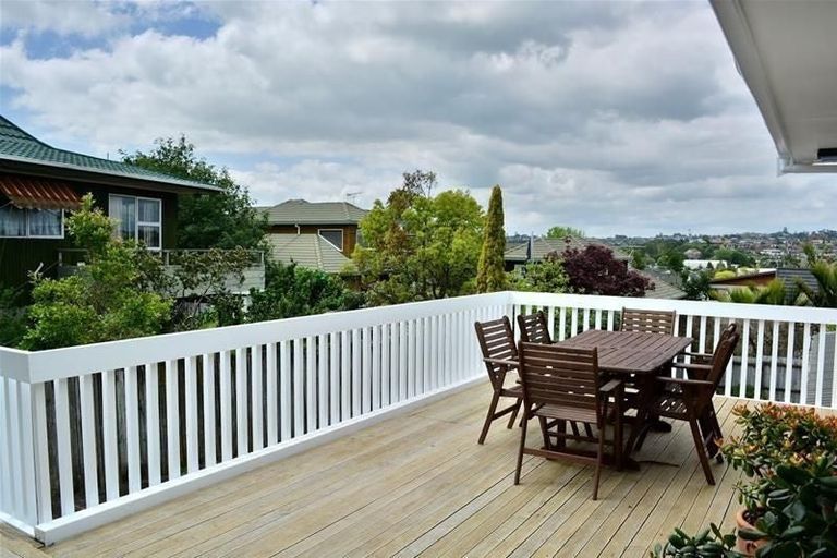 Photo of property in 200 Clovelly Road, Bucklands Beach, Auckland, 2012