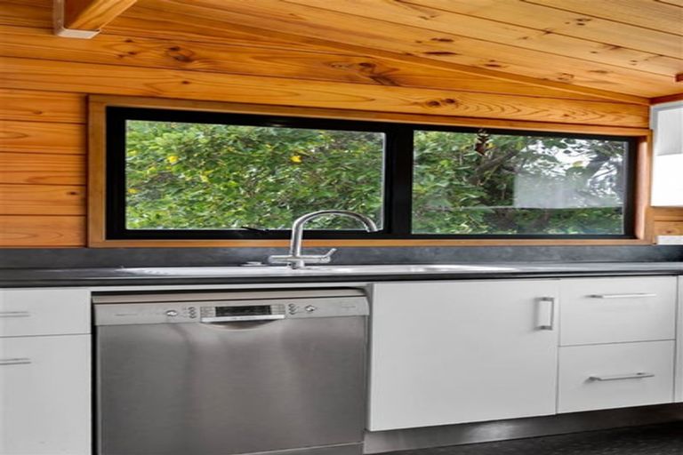 Photo of property in 11 Erica Place, Bell Block, New Plymouth, 4312