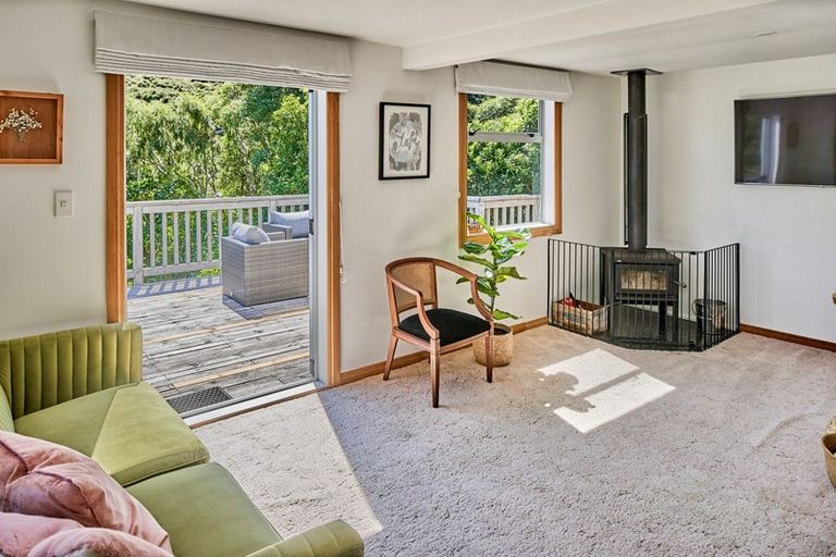 Photo of property in 105 Cluny Road, Plimmerton, Porirua, 5026