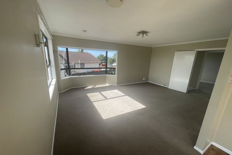 Photo of property in 48 Hollyford Drive, Clover Park, Auckland, 2105