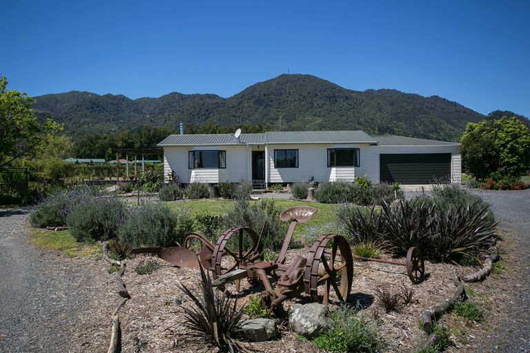 Photo of property in 35 Tui Pa Road, Te Aroha, 3392