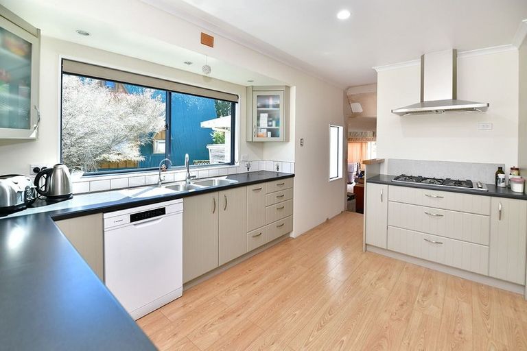 Photo of property in 17 Hammond Avenue, Hatfields Beach, Orewa, 0931