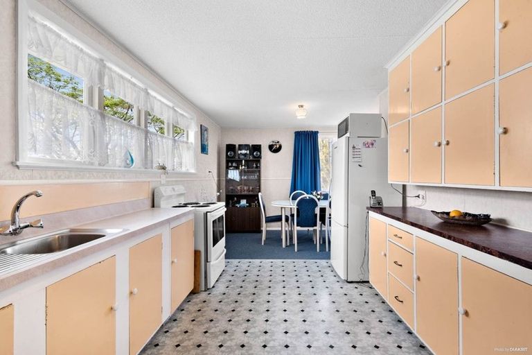 Photo of property in 2 Old Wairoa Road, Papakura, 2110