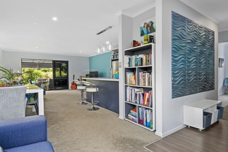 Photo of property in 11 Lakeview Quay, Pyes Pa, Tauranga, 3112