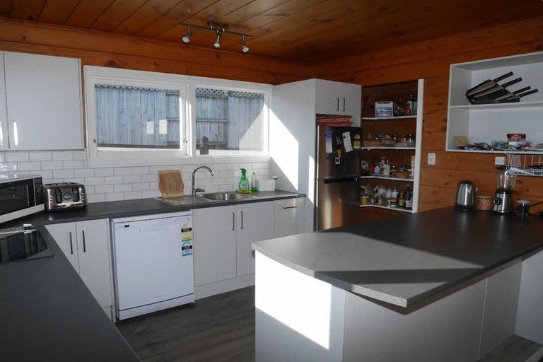 Photo of property in 18 Eskdale Road, Papakowhai, Porirua, 5024