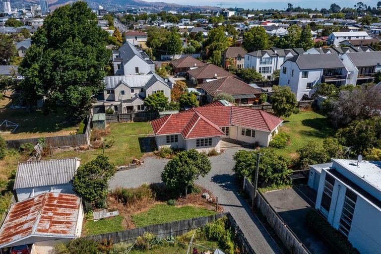 Photo of property in 2/130 Holly Road, St Albans, Christchurch, 8014