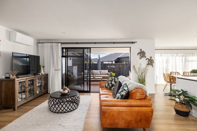 Photo of property in 1 Mida Close, Papamoa Beach, Papamoa, 3118