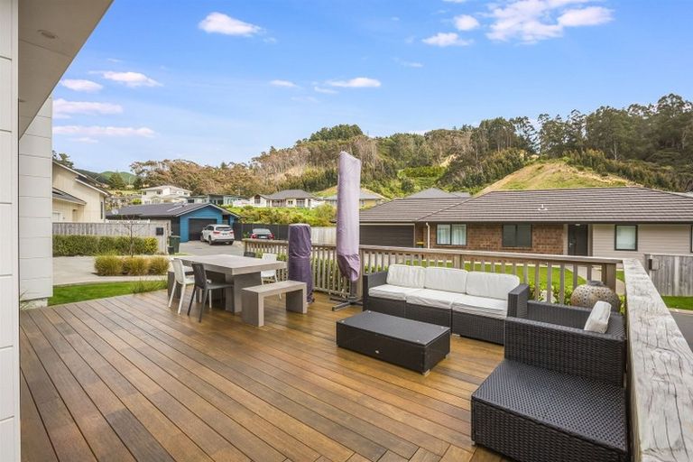 Photo of property in 5 Hull Place, Whitby, Porirua, 5024