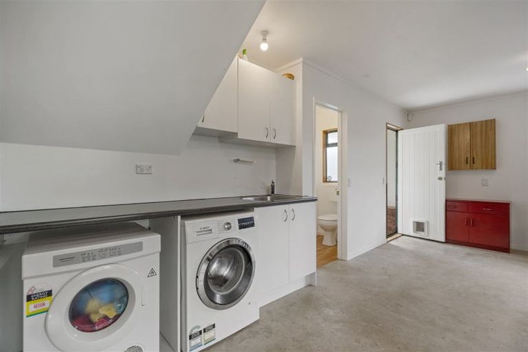 Photo of property in 86 Pahiatua Street, Hokowhitu, Palmerston North, 4410