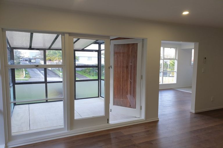 Photo of property in 43 Larne Avenue, Pakuranga Heights, Auckland, 2010