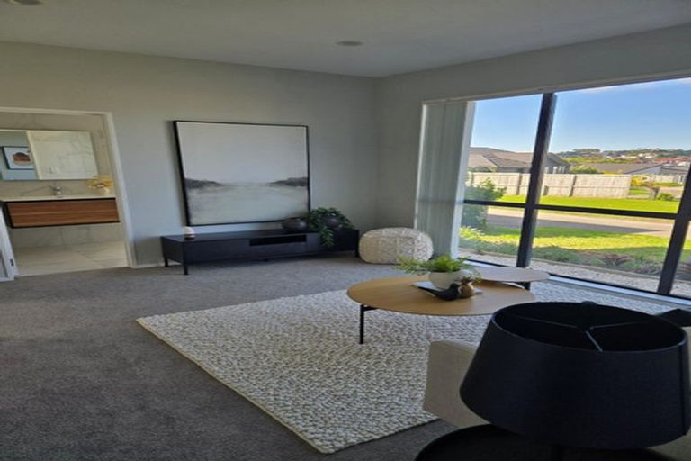 Photo of property in 27 Surf View Crescent, Red Beach, 0932