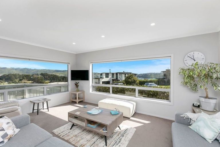 Photo of property in 20 The Fjord, Aotea, Porirua, 5024