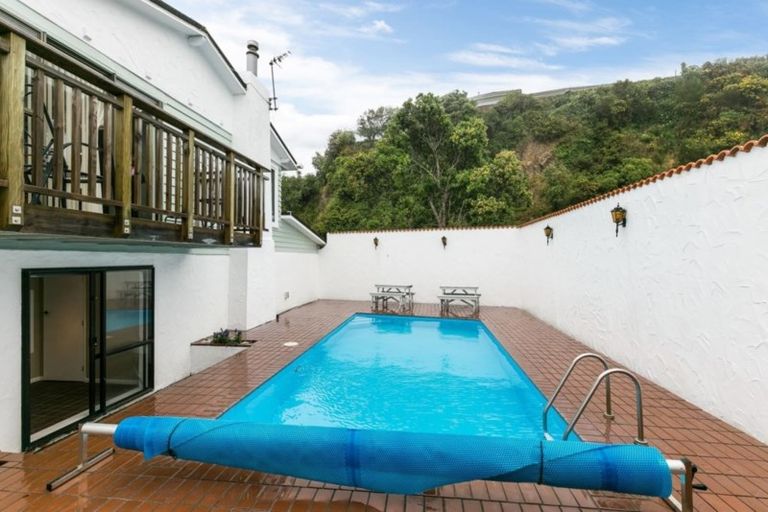 Photo of property in 19 Kingston Heights Road, Kingston, Wellington, 6021