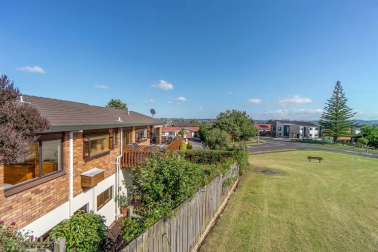 Photo of property in 1 Albert Hall Drive, Red Beach, 0932