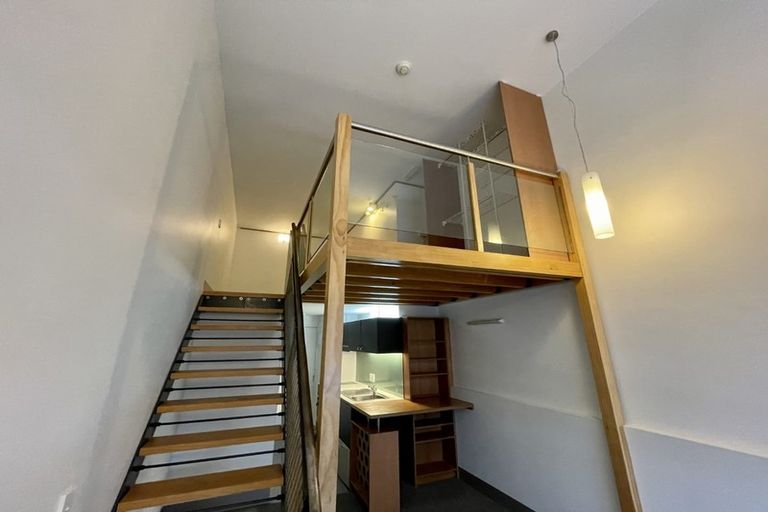 Photo of property in Urbane Apartments, 27/29 Webb Street, Mount Cook, Wellington, 6011