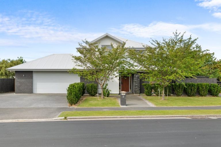 Photo of property in 1 Canter Lane, Aidanfield, Christchurch, 8025