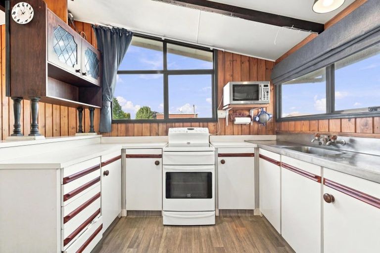 Photo of property in 33 Tongariro Street, Castlecliff, Whanganui, 4501