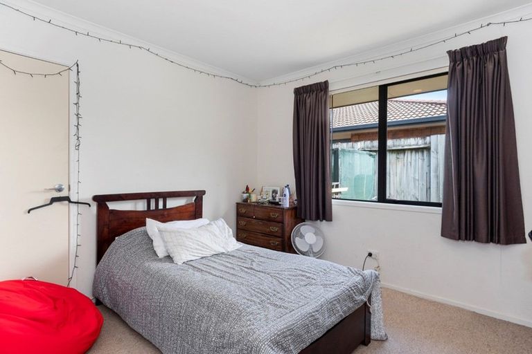 Photo of property in 18 Gibson Place, Papamoa Beach, Papamoa, 3118