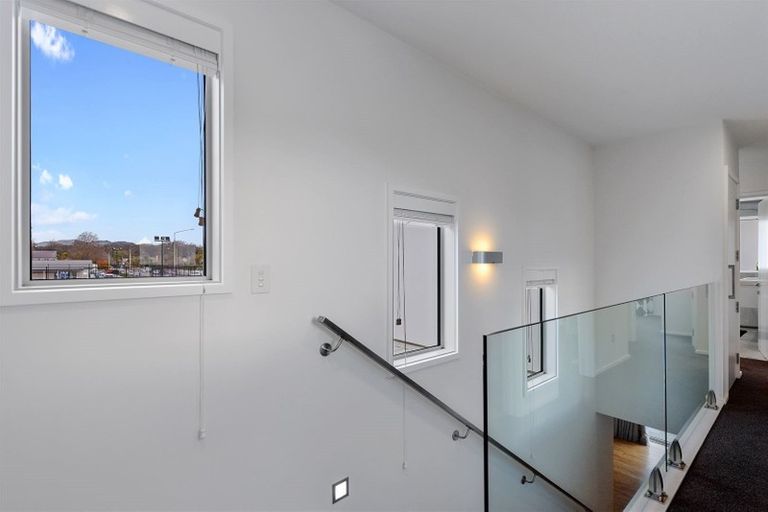 Photo of property in 1 Merivale Lane, Merivale, Christchurch, 8014