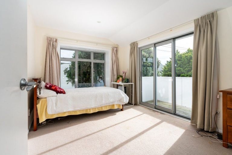 Photo of property in 30 Stone Street, Miramar, Wellington, 6022