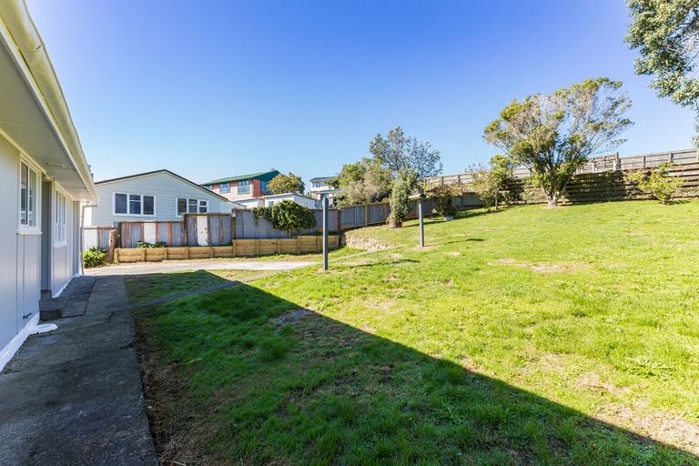 Photo of property in 25 Loongana Street, Waitangirua, Porirua, 5024