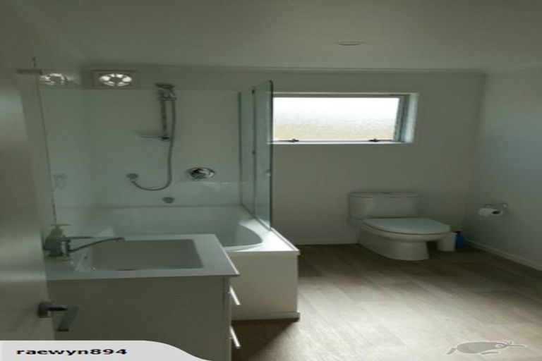 Photo of property in 3/1 Cockayne Crescent, Sunnynook, Auckland, 0620