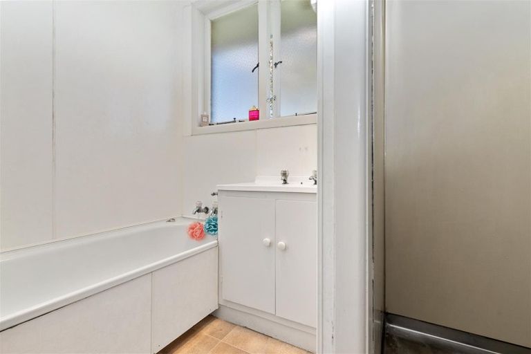 Photo of property in 17 Robertson Street, Glenholme, Rotorua, 3010