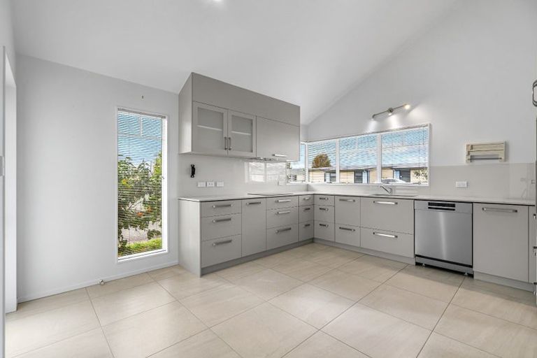 Photo of property in 68 Grey Street, Cambridge, 3434