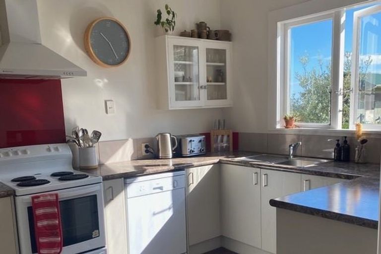 Photo of property in 435 Tararua Road, Levin, 5571