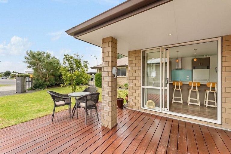 Photo of property in 46 Butterworth Crescent, Papamoa Beach, Papamoa, 3118