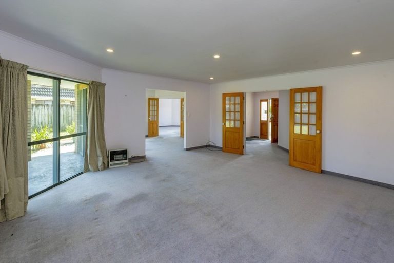 Photo of property in 22 Easton Way, Levin, 5510