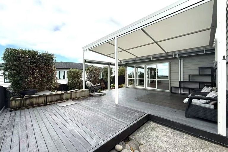 Photo of property in 240 Sturges Road, Henderson, Auckland, 0612