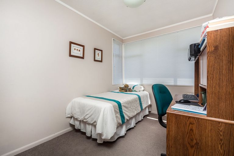 Photo of property in 1/10 Camden Place, Papatoetoe, Auckland, 2025