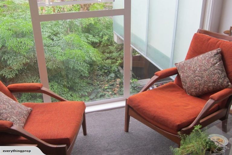 Photo of property in 83 Dignan Street, Point Chevalier, Auckland, 1022